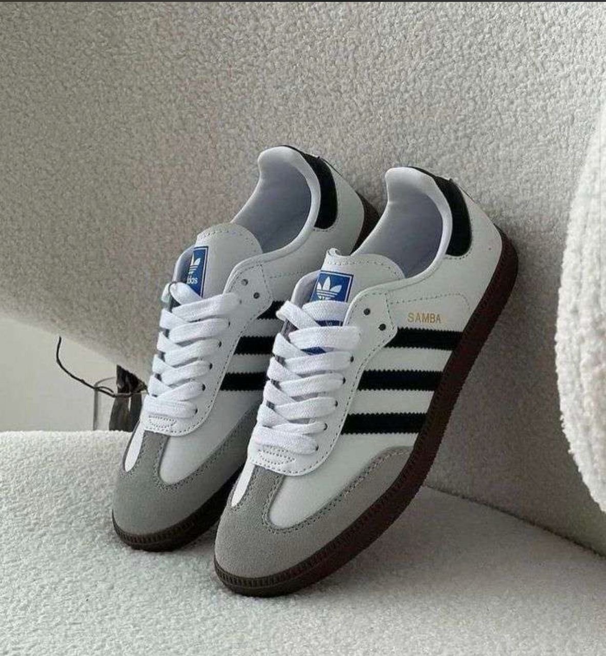 Shoe