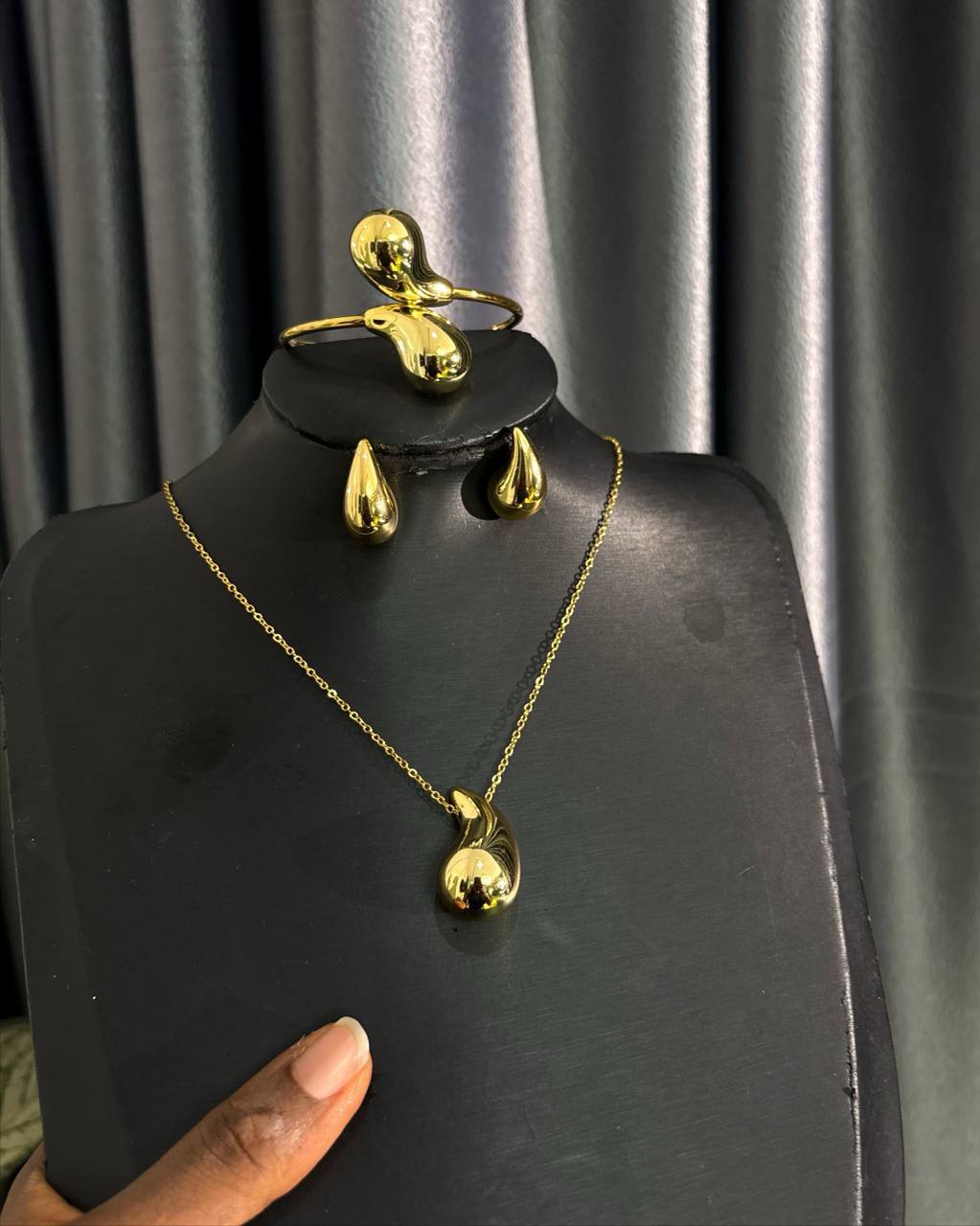 TEAR DROP COMPLETE SET